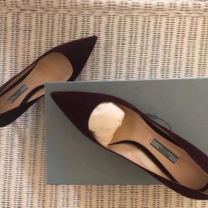 Womens Prada Classic Suede Pumps Size 38 Color: Wi